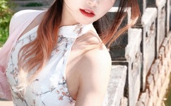 两个人扑克牌一上一下